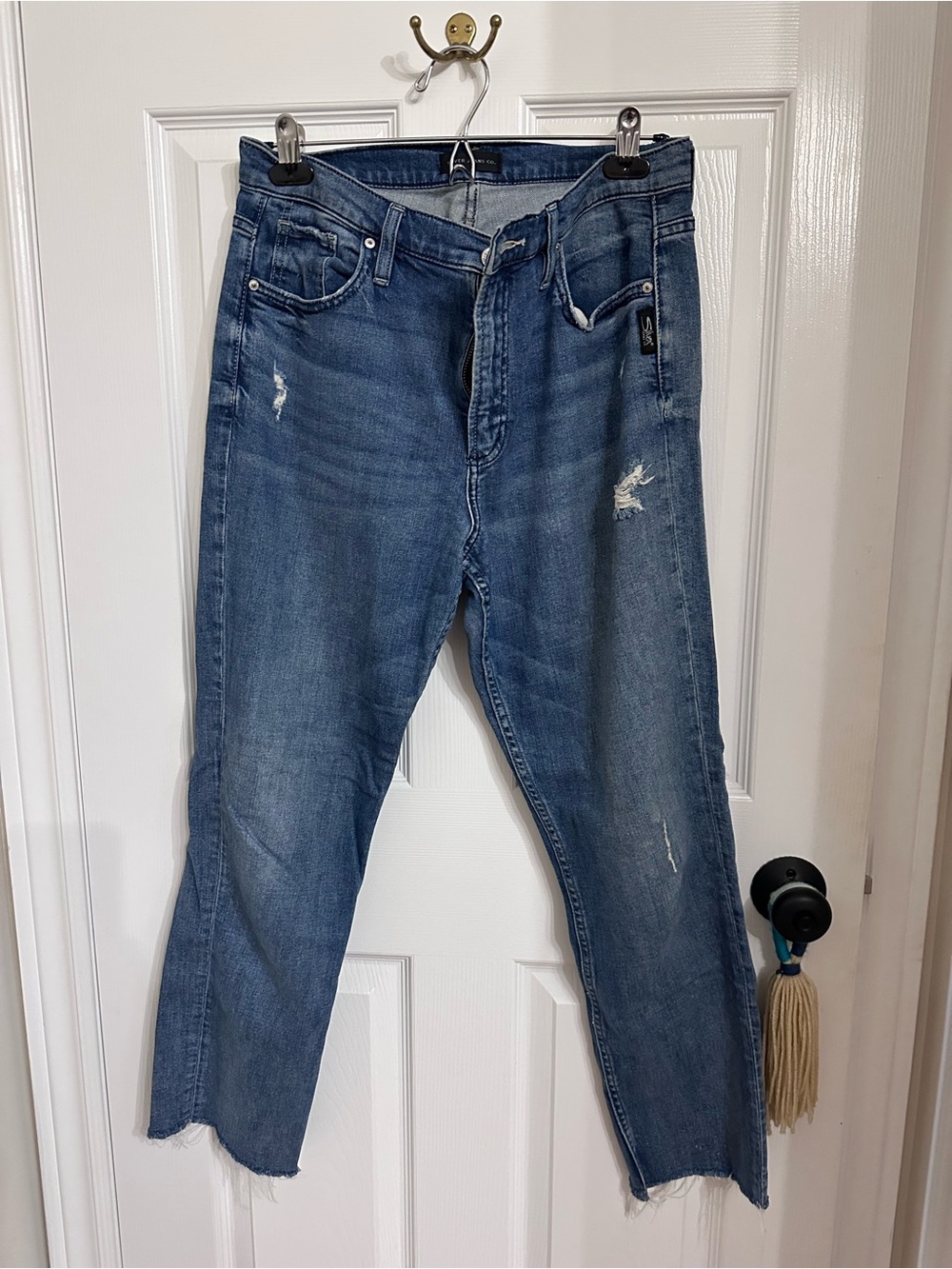 Silver Jeans Women's Blue Cropped Distressed Denim (corrected size 29/27)